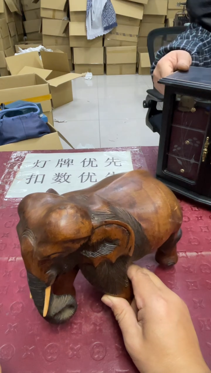 江*默认微瑕，no退no换，介意勿拍