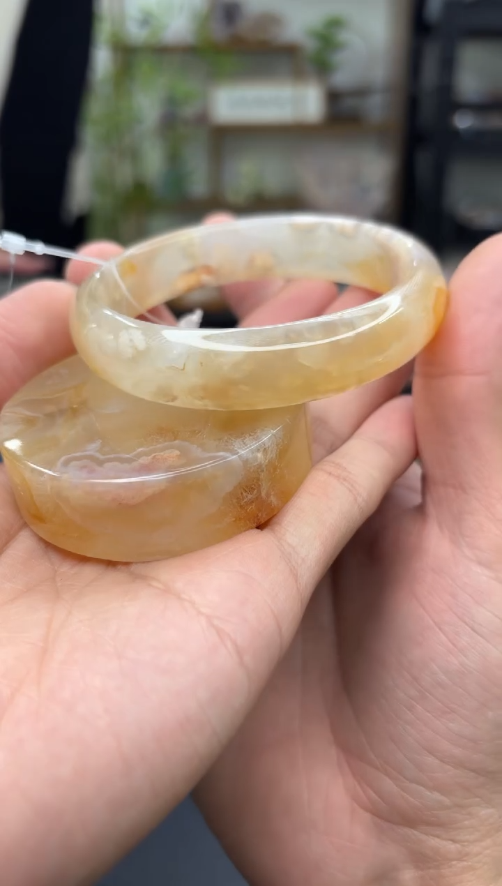 【闪购商品】石英质玉手镯未镶嵌A15 (63圈赠送镯心)