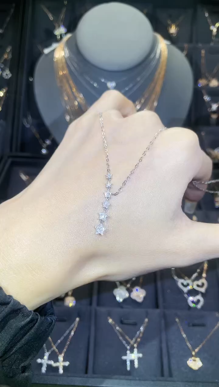 【闪购商品】钻石套链18K金镶嵌18K金白 多人 繁星