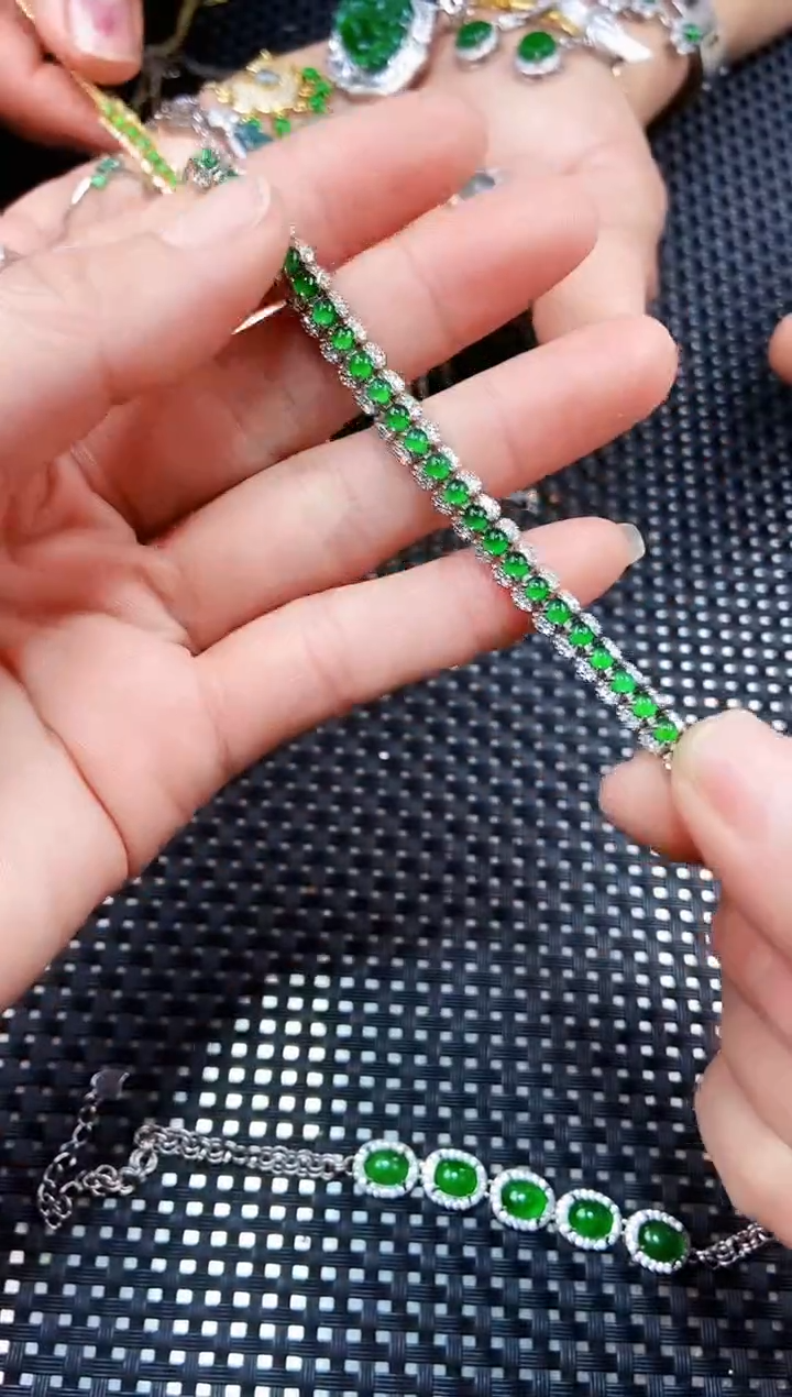【闪购商品】翡翠手链未镶嵌1111111111