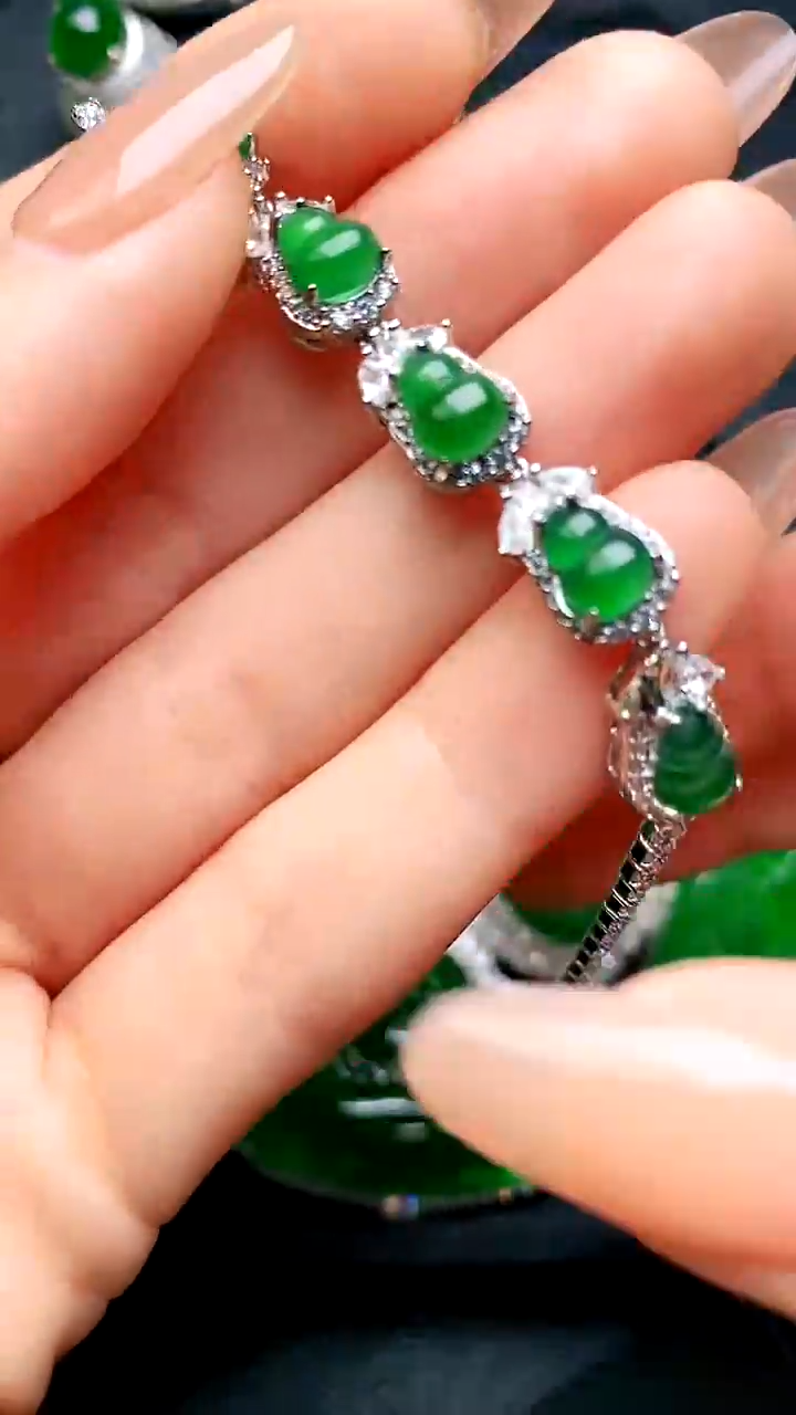 【闪购商品】翡翠手链未镶嵌葫芦手链