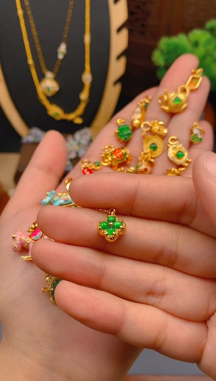 【闪购商品】翡翠吊坠(不含链)银S925镶嵌四叶草万能扣