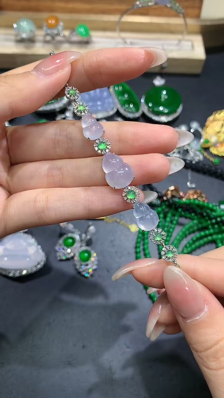 【闪购商品】翡翠手链18K金镶嵌51团购