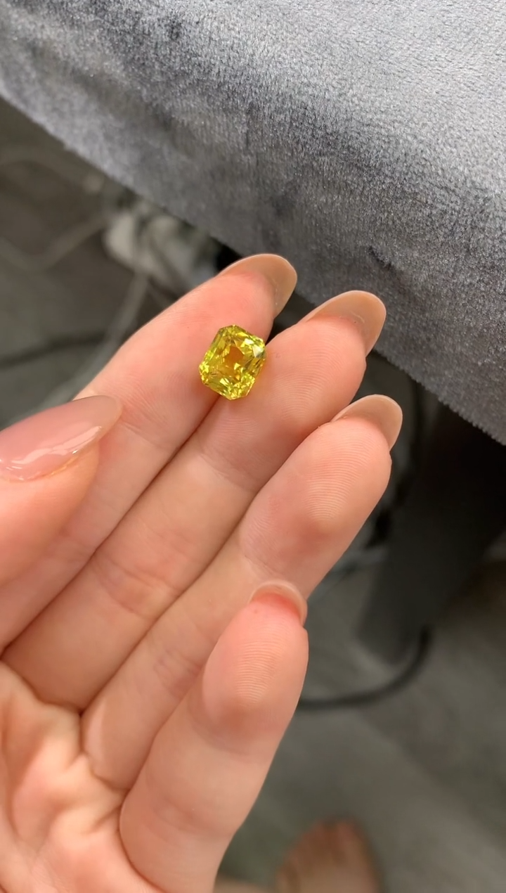 裸石蓝宝石胖****人3.73CT