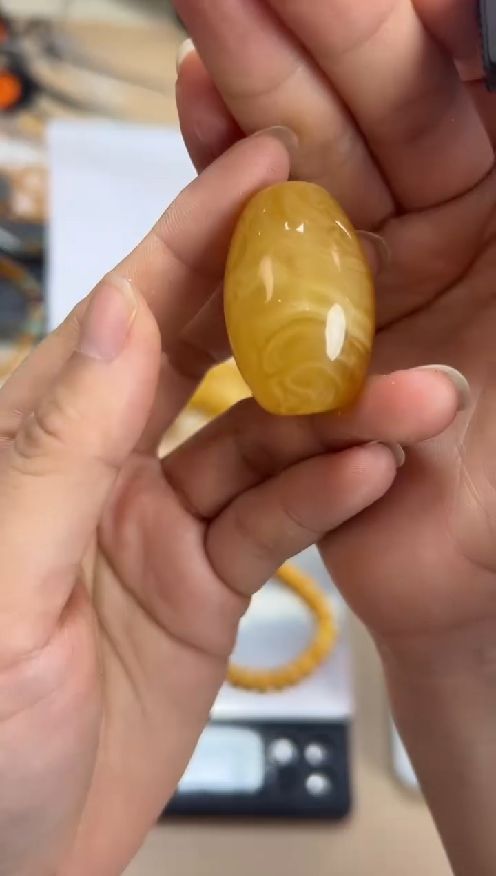 【闪购商品】琥珀裸石未镶嵌蜜蜡吊坠