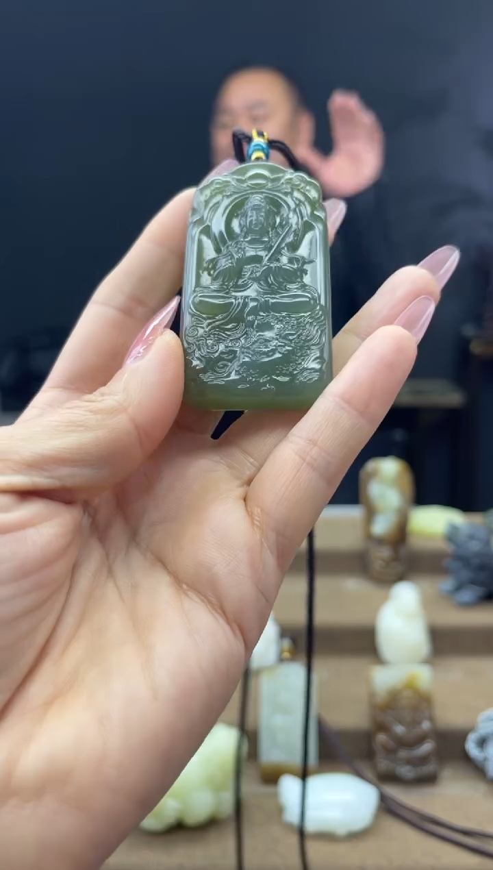 颈饰未镶嵌和田玉1