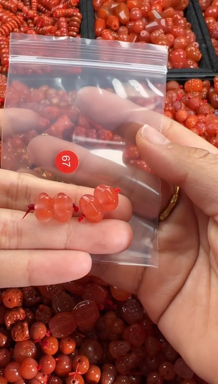 【闪购商品】南红玛瑙颈饰未镶嵌1