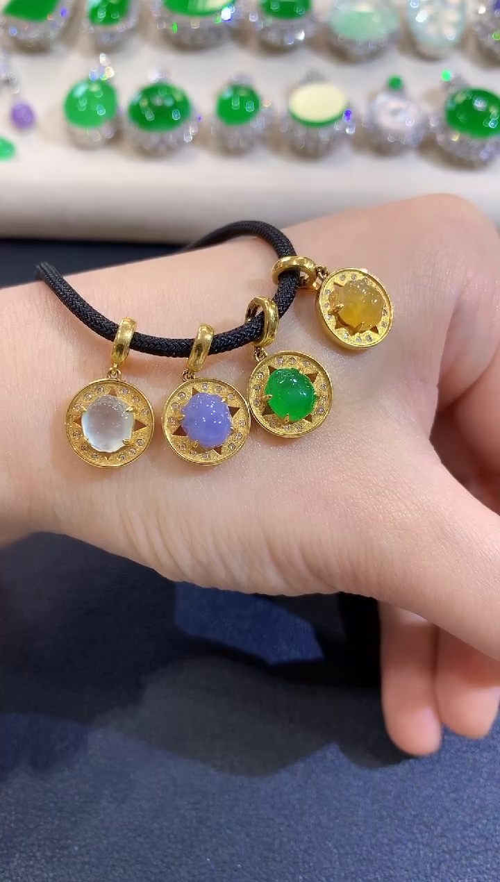 吊坠(不含链)18K金镶嵌翡翠S60 多样性发货一件