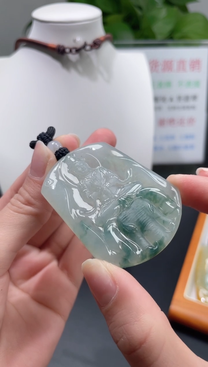 【闪购商品】翡翠颈饰未镶嵌普贤