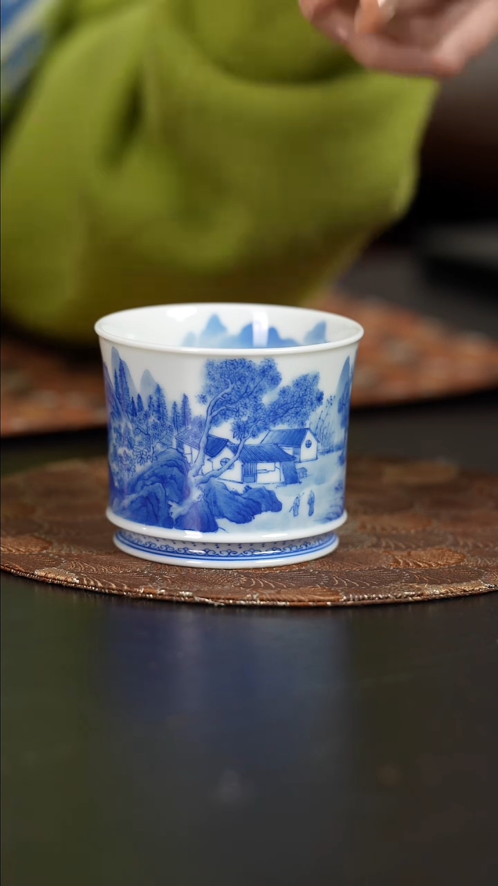 【闪购商品】杯看山柴窑青花山水