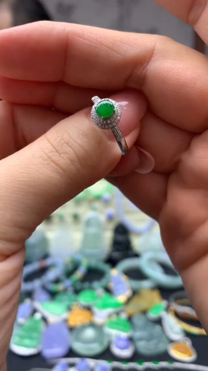 【闪购商品】翡翠戒指18K金镶嵌19-天然翡翠