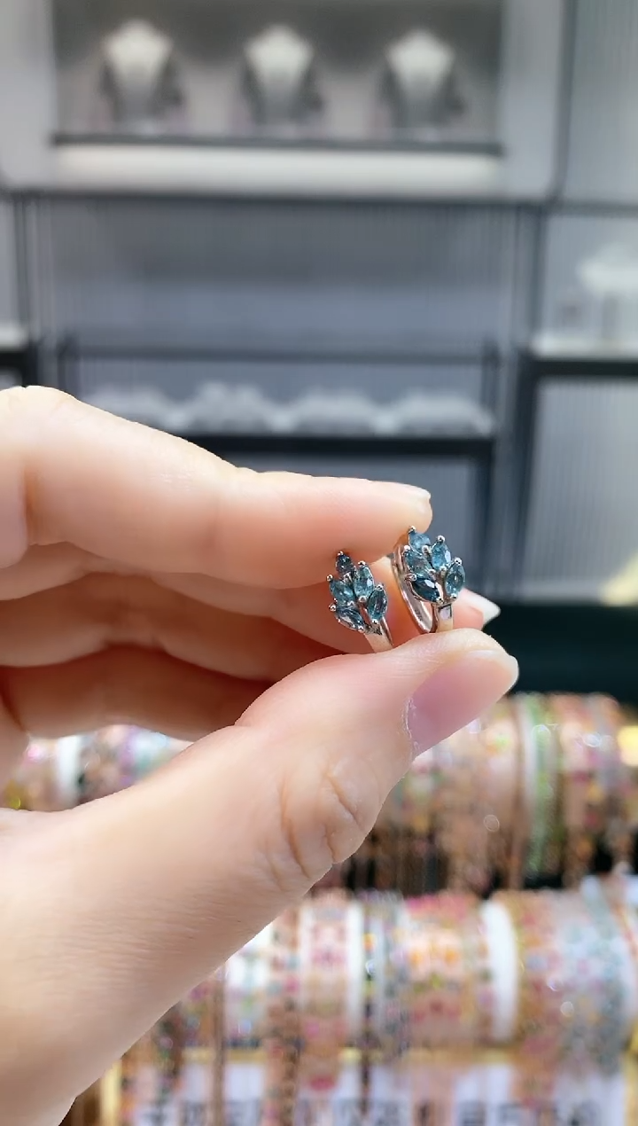 银S925镶嵌耳扣碧玺麦*太6666666666