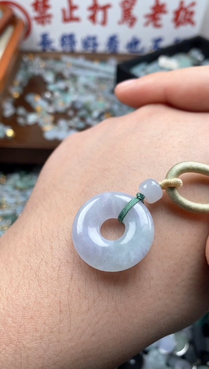 【闪购商品】翡翠颈饰未镶嵌哥哥