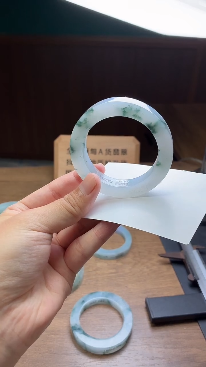 未镶嵌手镯定制翡翠忆*定制