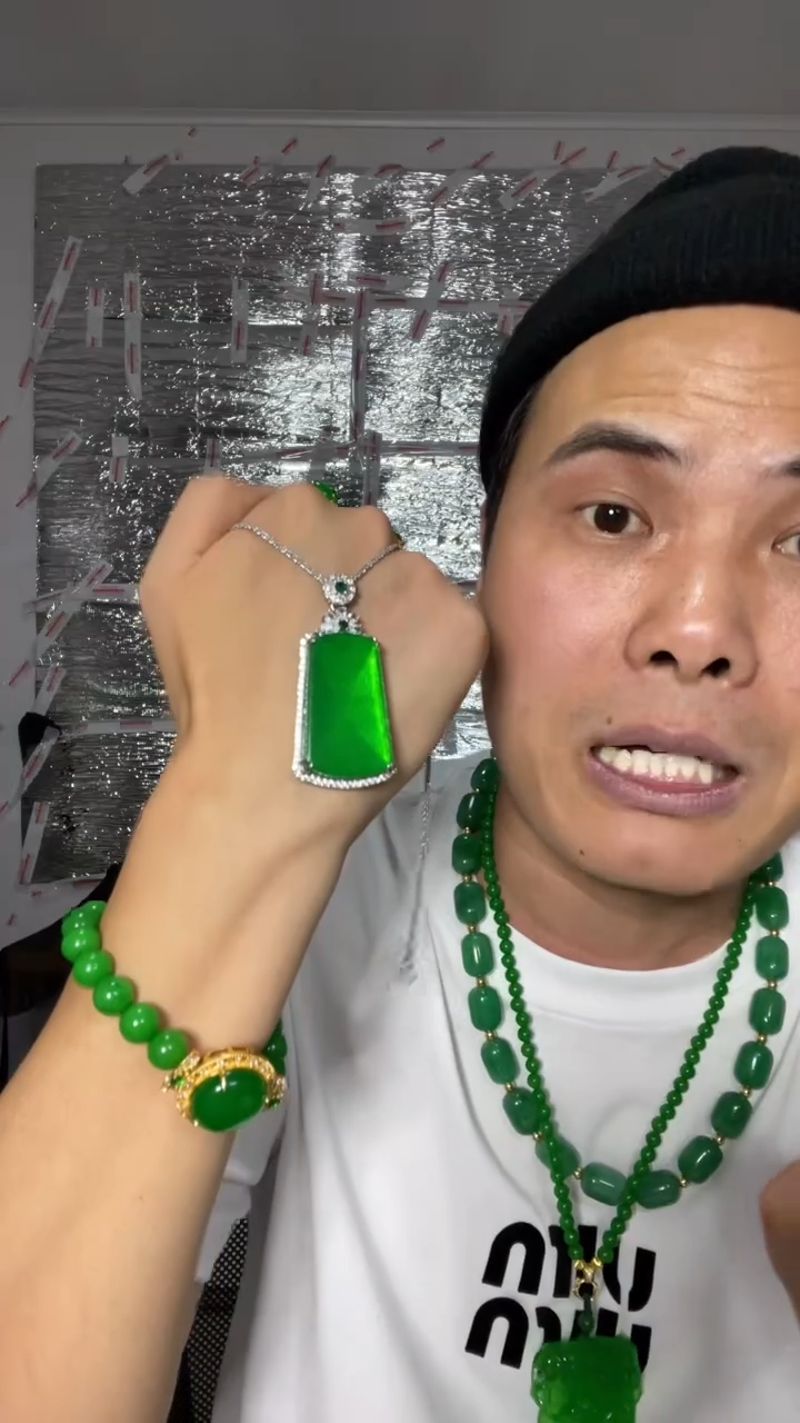 翡翠未镶嵌吊坠(赠链)【小伍珠宝】缅料豪镶无事牌