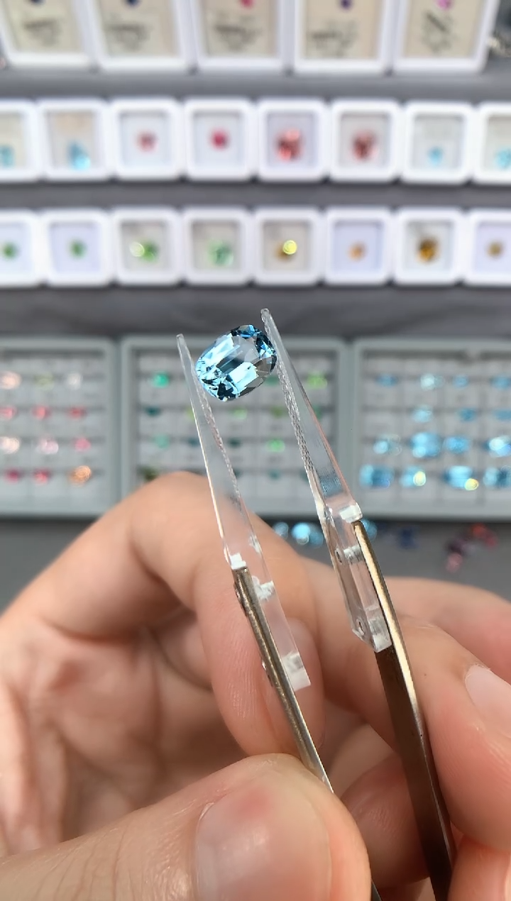 【闪购商品】定制海蓝宝石裸石未镶嵌1.69ct