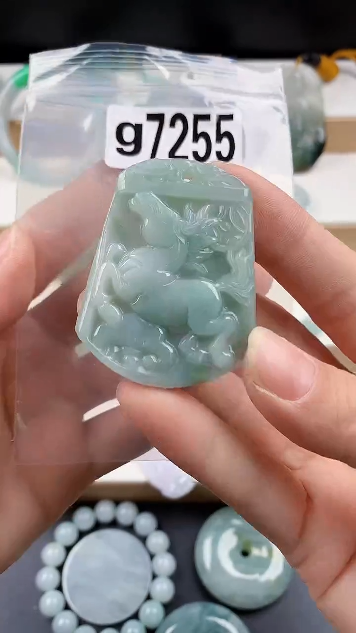 颈饰未镶嵌翡翠天然翡翠吊坠挂件