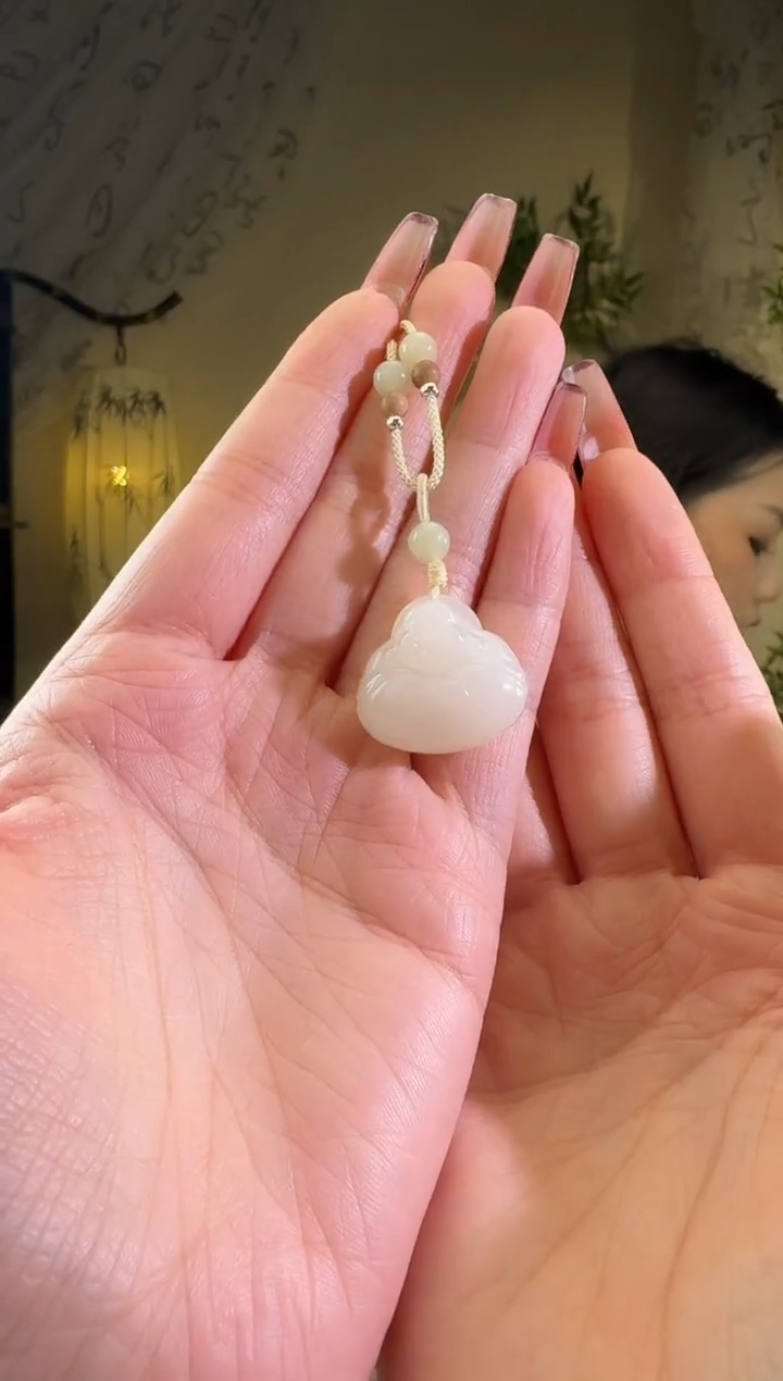 【闪购商品】和田玉颈饰未镶嵌抱抱佛