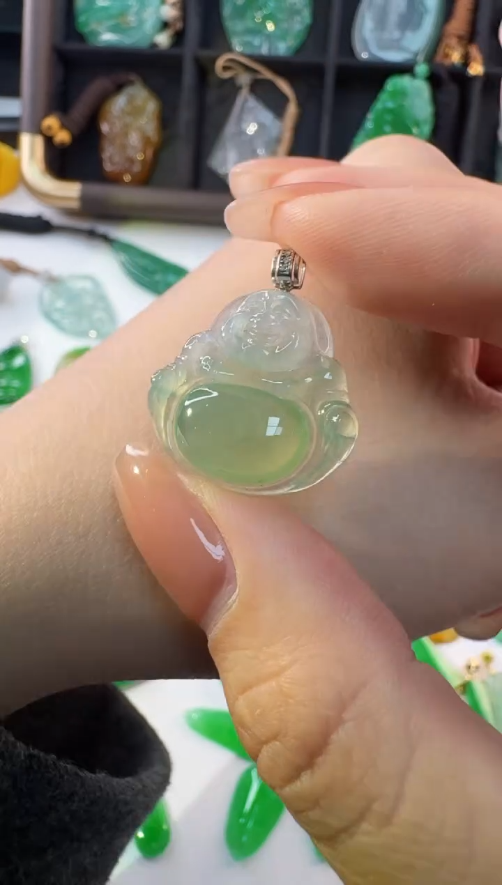 颈饰18K金镶嵌翡翠缅甸A货翡翠