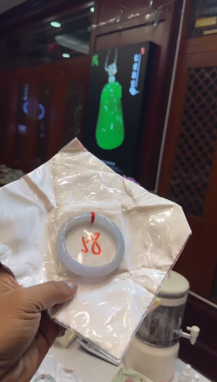 未镶嵌手镯翡翠手镯