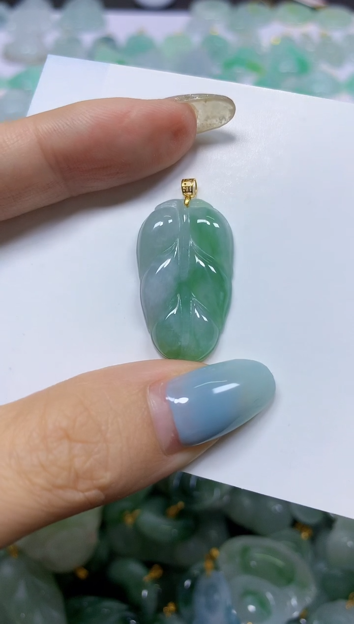 翡翠18K金镶嵌颈饰天然翡翠A货