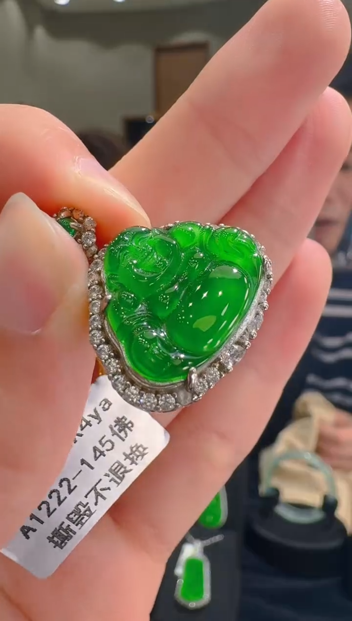 【闪购商品】翡翠吊坠(不含链)银S925镶嵌天然翡翠A货多样性发一件