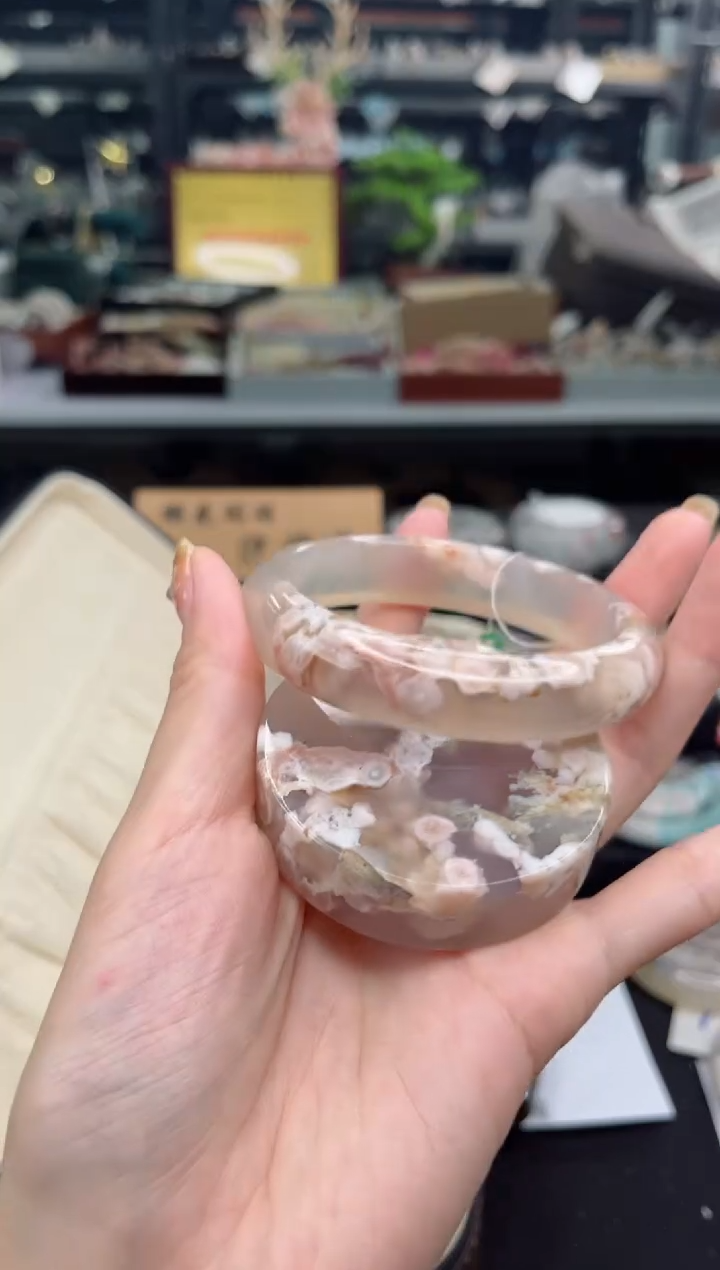 【闪购商品】石英质玉手镯未镶嵌59圈口（赠品镯心）6453227