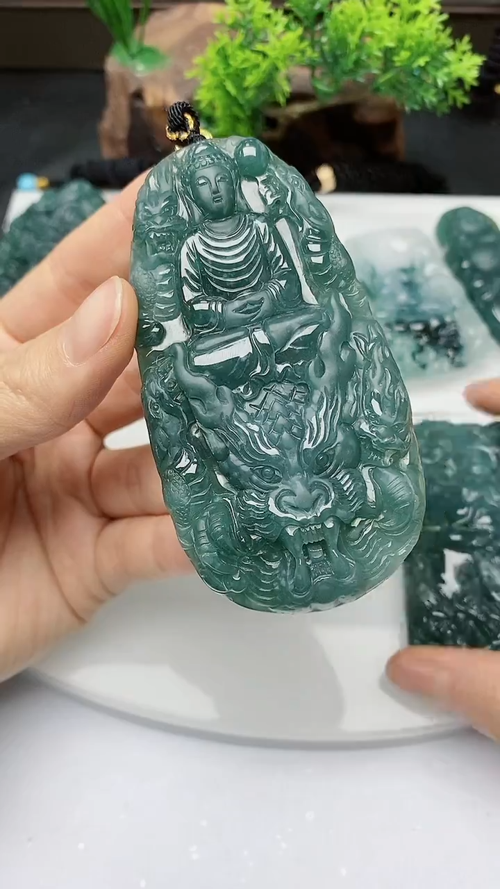 【闪购商品】翡翠颈饰未镶嵌