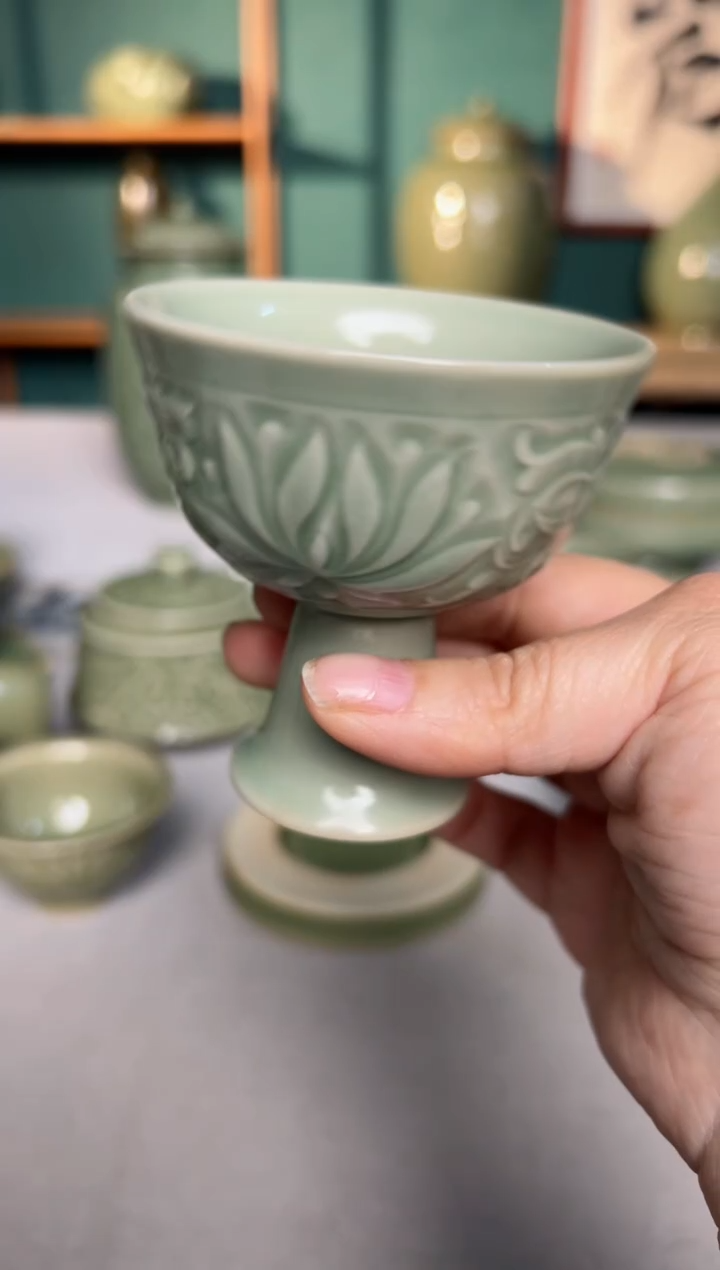 【闪购商品】其他耀州窑青釉缠枝莲高足杯