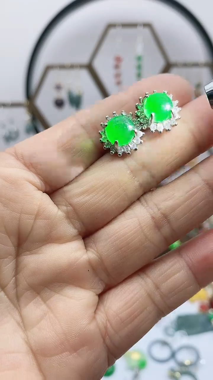 未镶嵌石英质玉（天山翠）耳钉590