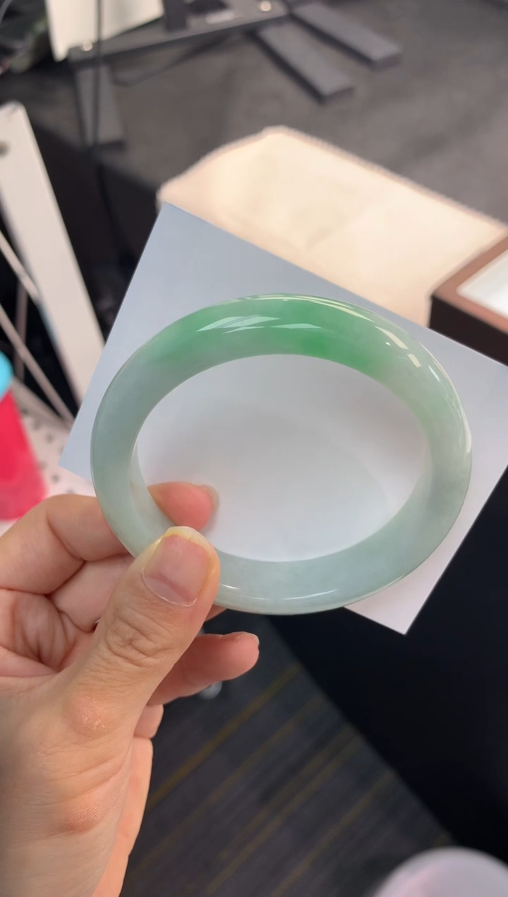 【闪购商品】翡翠手镯未镶嵌               