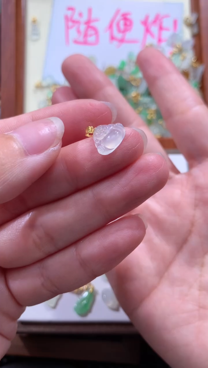 颈饰18K金镶嵌翡翠翡翠