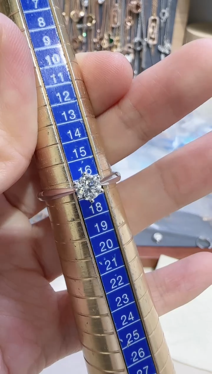 【闪购商品】钻石戒指/指环18K金镶嵌戒指17号