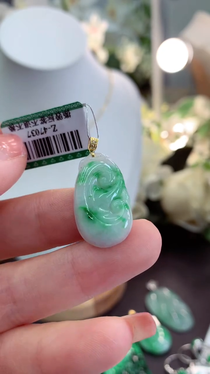 【闪购商品】翡翠吊坠(不含链)18K金镶嵌挂件