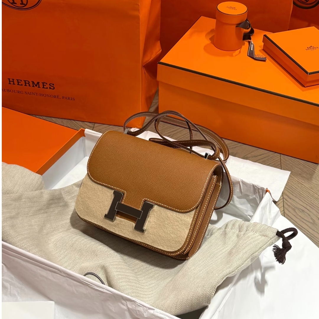 99新 Hermes/爱马仕 小花6欢 康康 19 金棕色 Ep皮 Y刻 银扣包