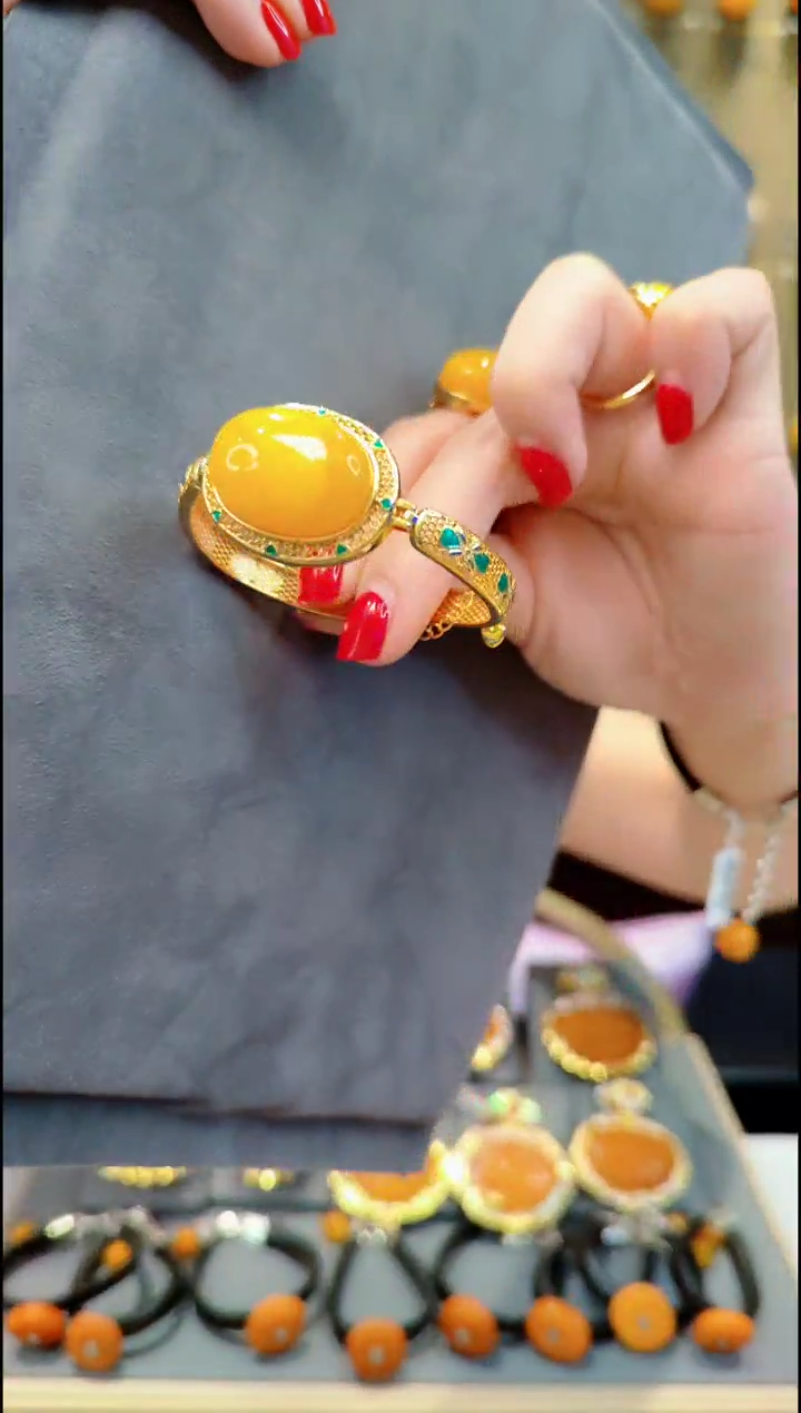 【闪购商品】蜜蜡手镯银S925镀金镶嵌H292蜜蜡手镯