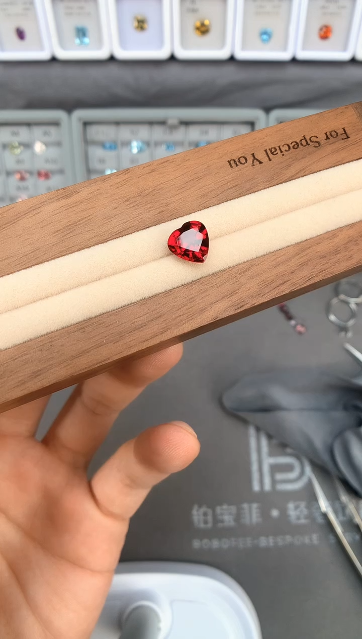 【闪购商品】定制石榴石裸石未镶嵌2.97ct