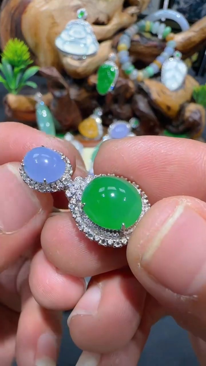 【闪购商品】翡翠吊坠(不含链)18K金镶嵌吊坠