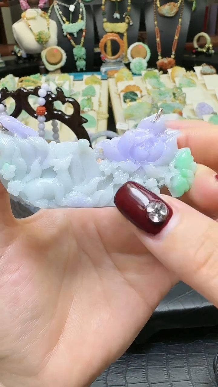 【闪购商品】翡翠颈饰未镶嵌天然翡翠九尾弯弯