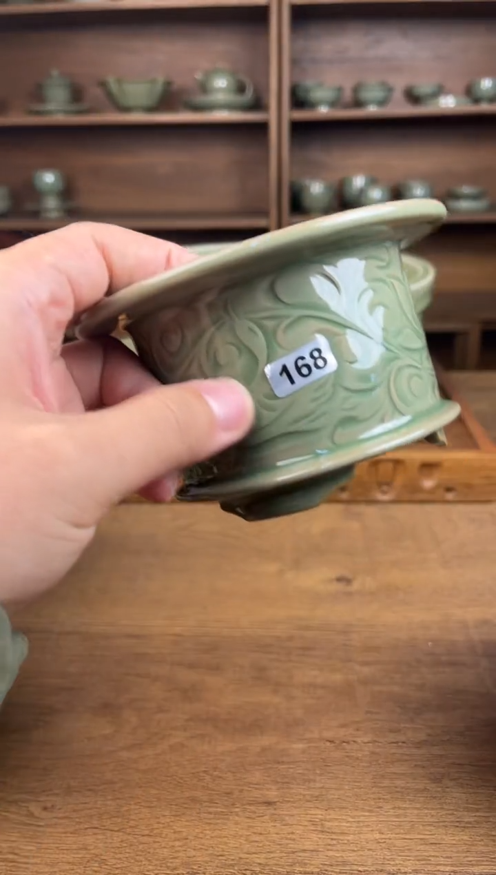 【闪购商品】手工刻花168号三足香炉