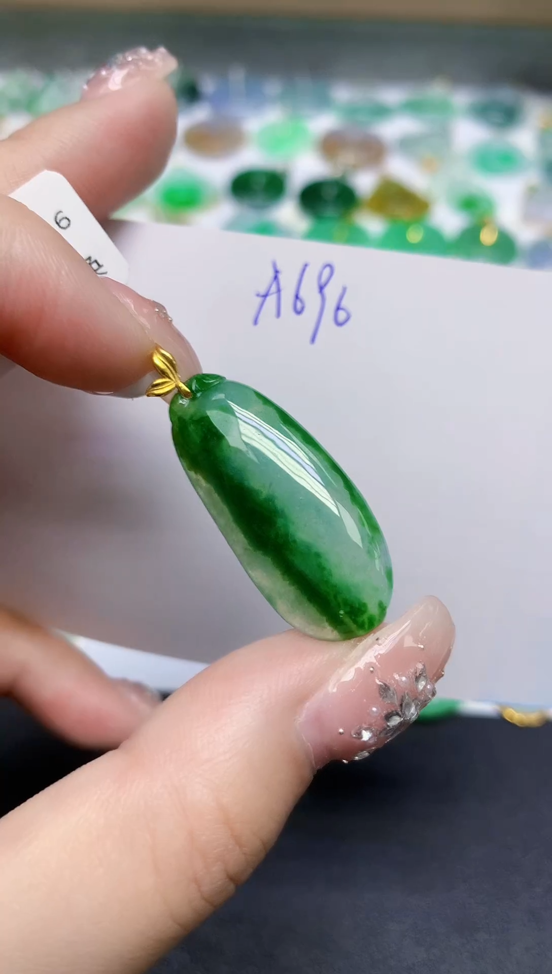 颈饰18K金镶嵌翡翠天然缅甸翡翠A货翡翠百元以上9元证书费自理