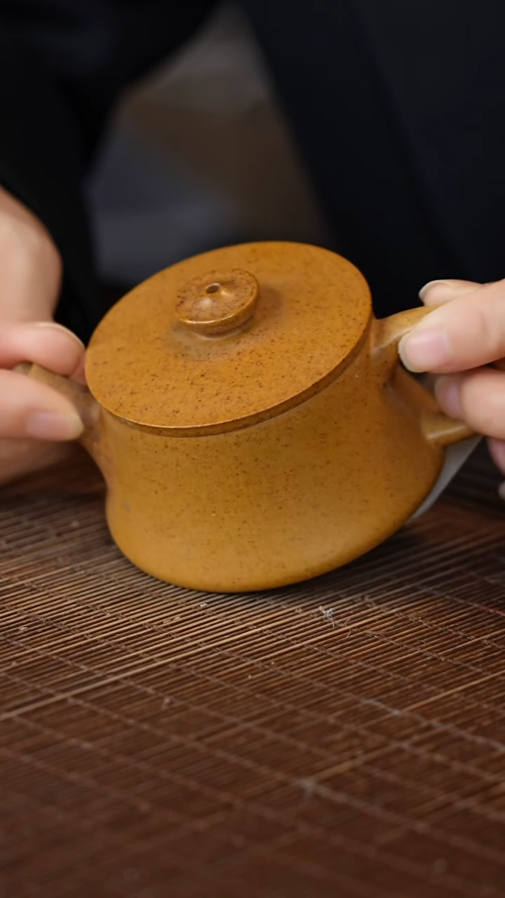 茶壶紫砂宜兴紫砂壶 H89004