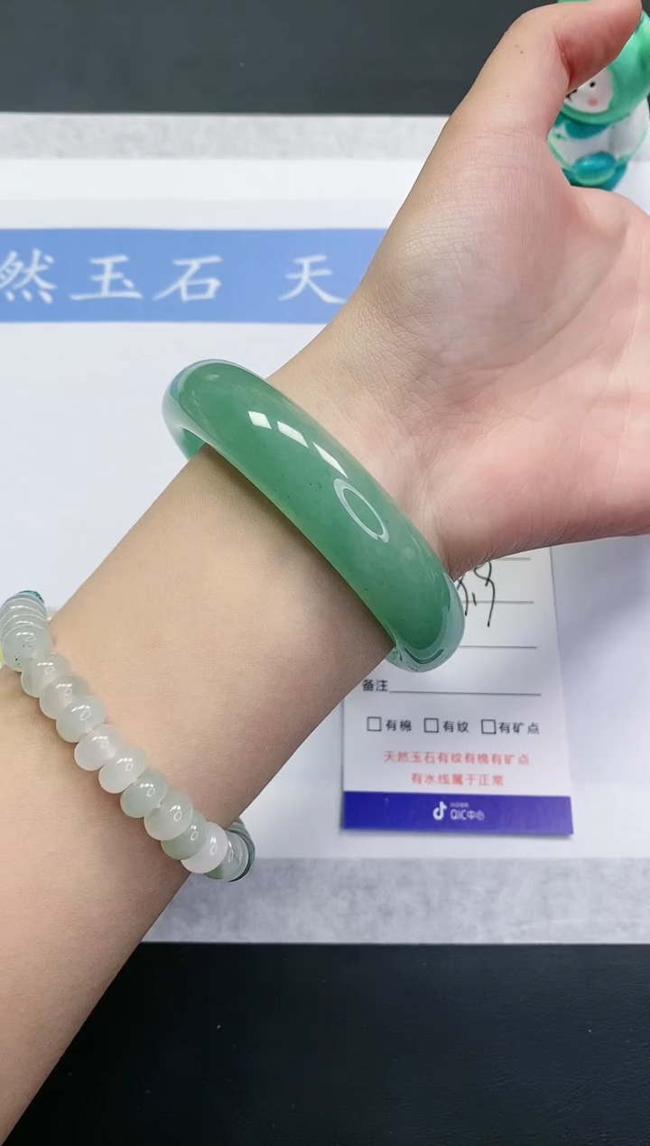 【闪购商品】石英质玉手镯未镶嵌D248-59+