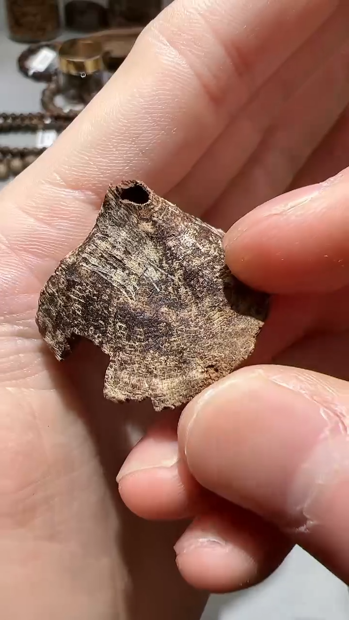 【闪购商品】沉香手把件越南芽庄品香料1.4g