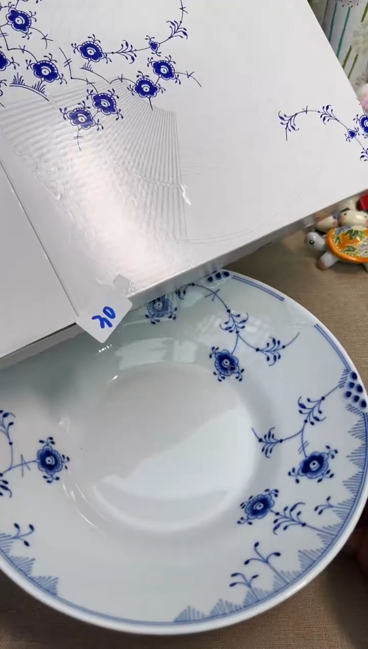 瓷片小****子泡泡家的瓷器真好看