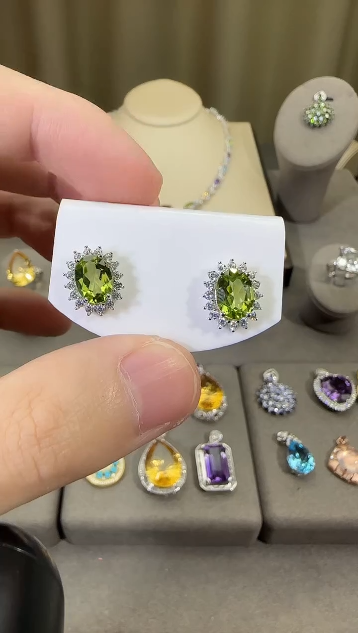 银S925镶嵌耳饰橄榄石9*7mm耳钉简约款