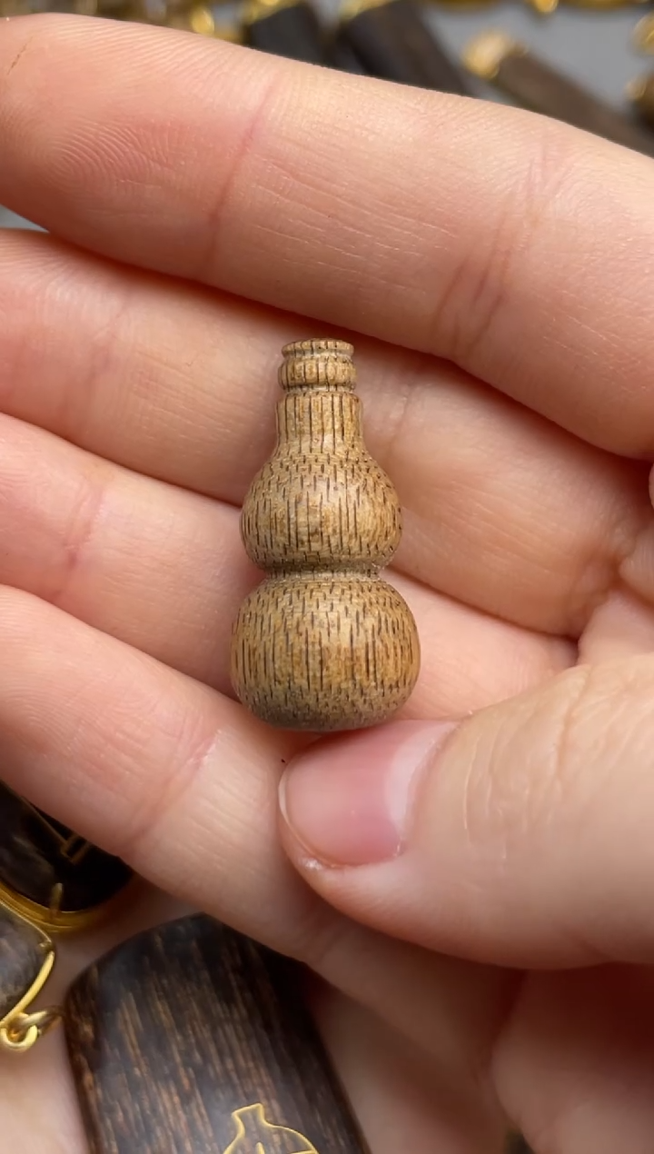 沉香吊坠沉香吊坠47