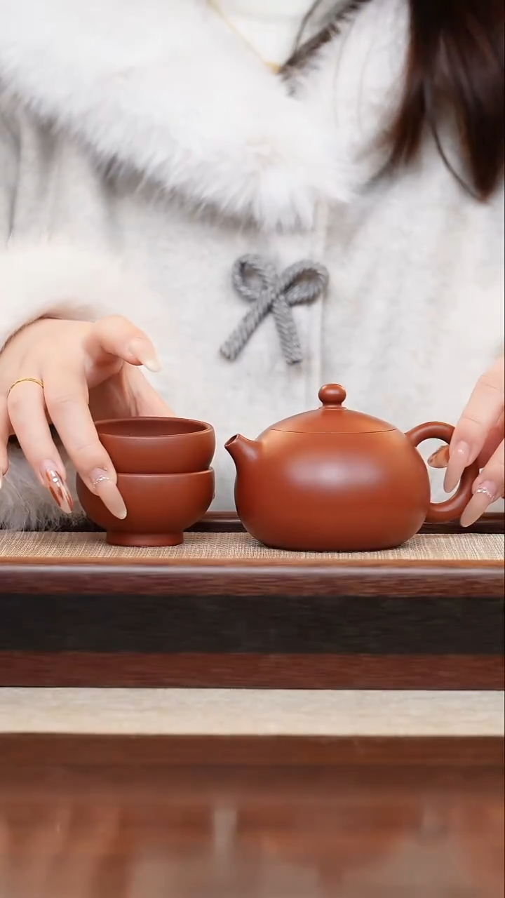 o****x朱泥西施200cc宜兴手工紫砂壶＋朱泥小杯2只