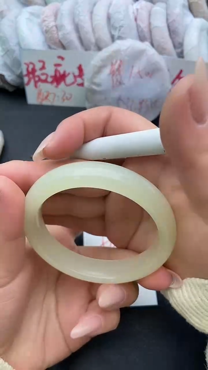 未镶嵌手镯石英质玉瑕疵54+58/59