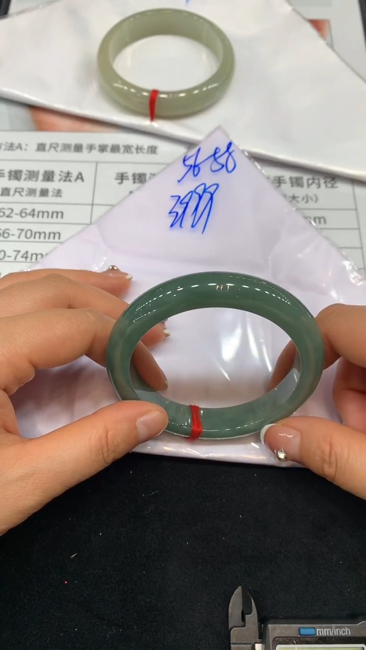 【闪购商品】翡翠手镯未镶嵌正圈56-58买断价不退换